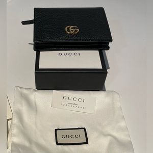 Gucci black leather card case wallet